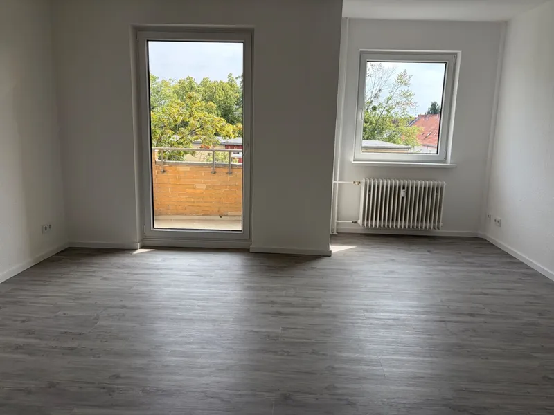 Sanierte Familien-Wohnung mit Balkon und Wannenbad nahe Südpark! — photo 1
